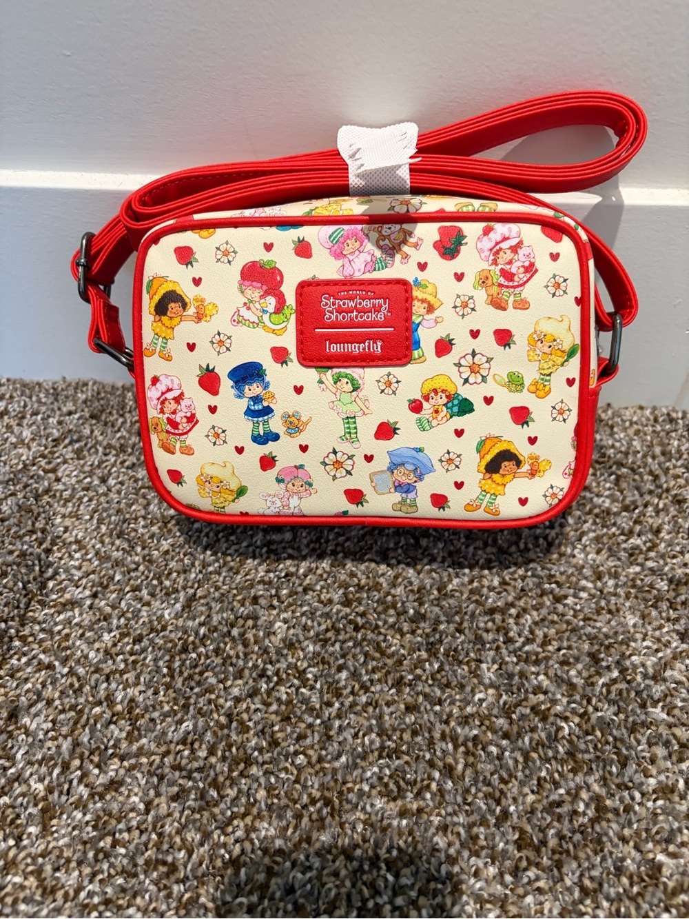 Loungefly Red Trim Strawberry Shortcake Crossbody Bag - Picture 3 of 3